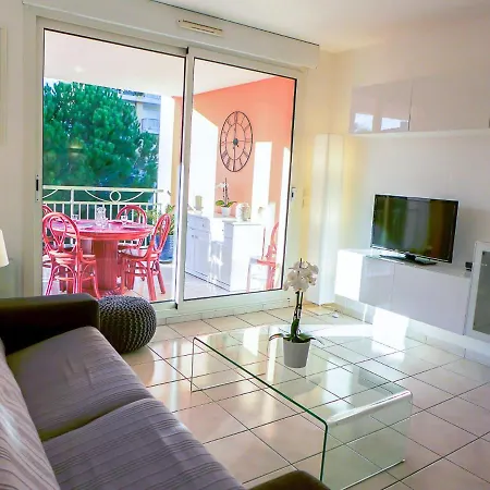 Apartment Les Calanques Du Parc-2 By Interhome Saint Aygulf